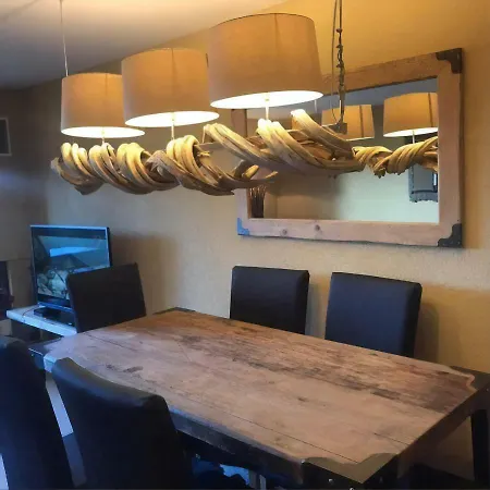 With Garden Daltons 1 קראנס-מונטנה