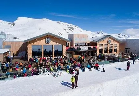 With Garden Daltons 1